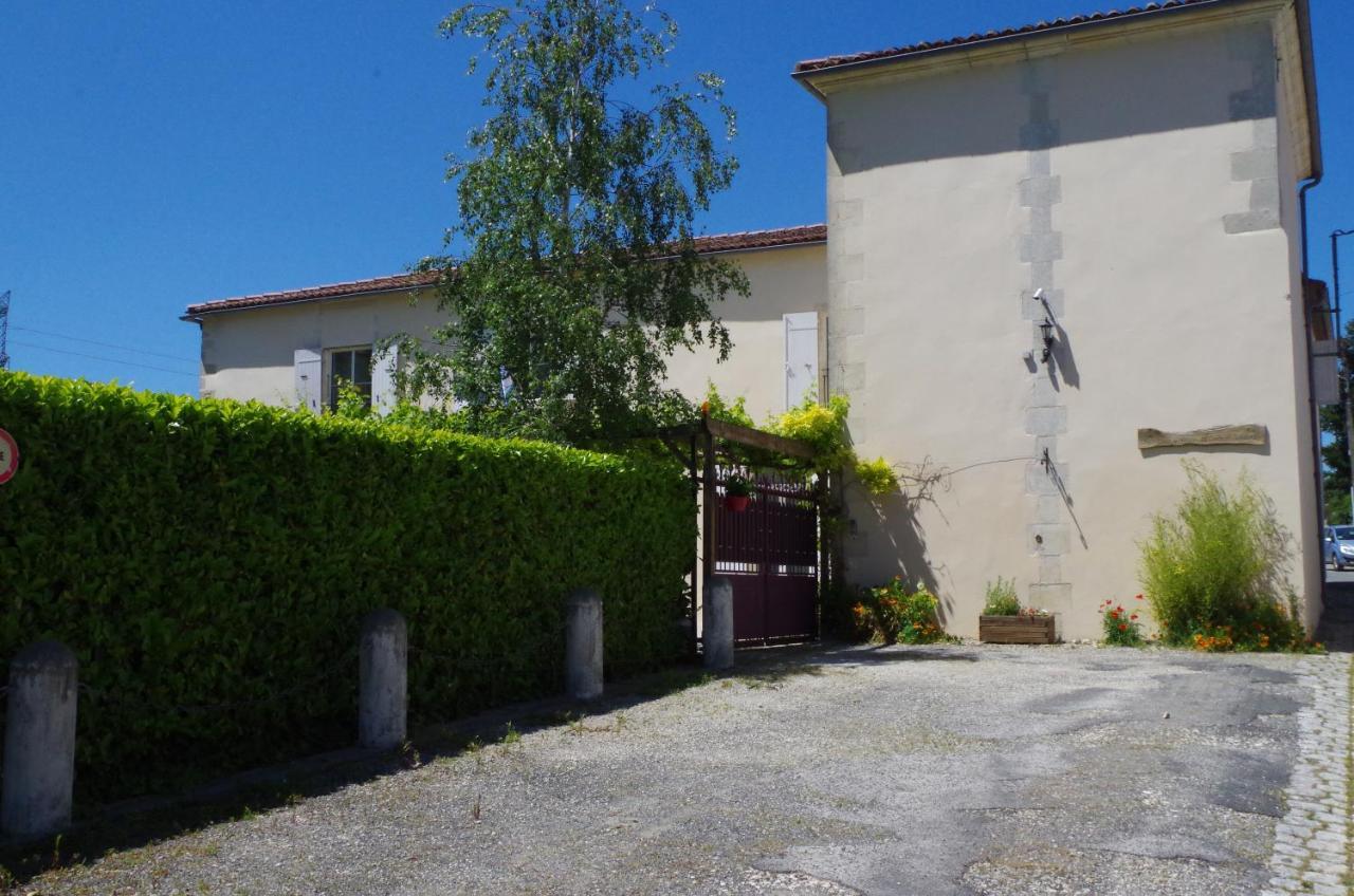 Maison D'Hotes Le Cadran Solaire Courcelles  Zewnętrze zdjęcie