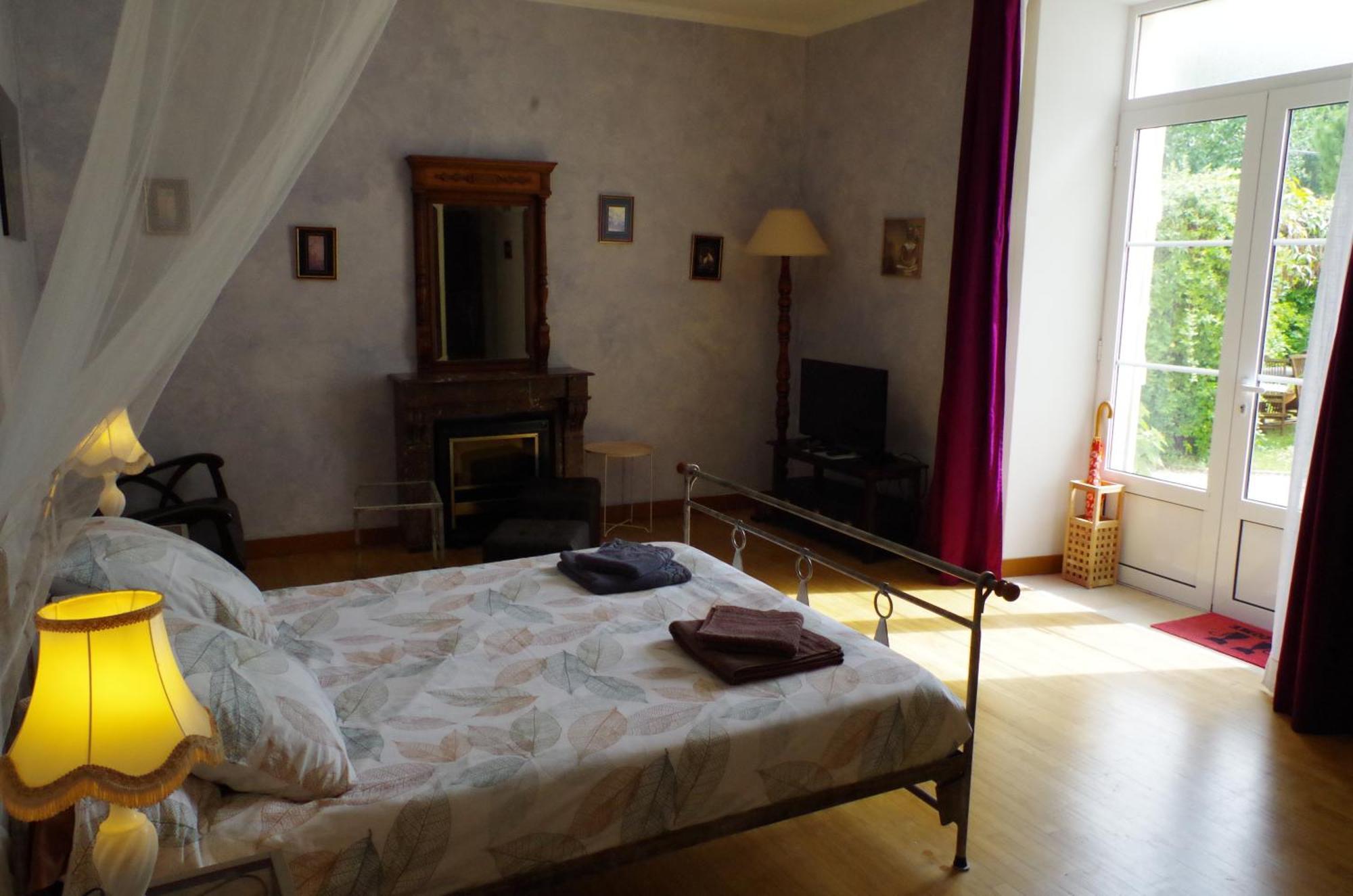 Maison D'Hotes Le Cadran Solaire Courcelles  Zewnętrze zdjęcie