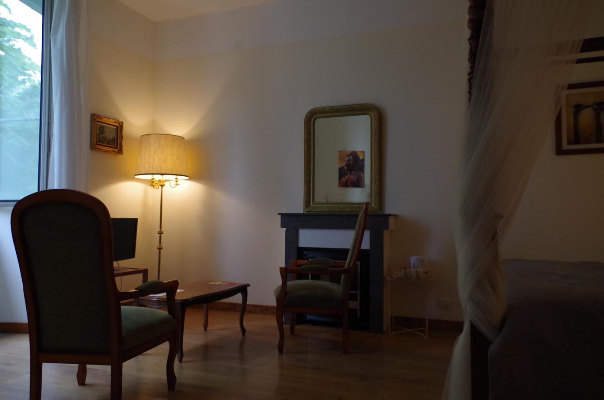 Maison D'Hotes Le Cadran Solaire Courcelles  Zewnętrze zdjęcie
